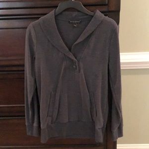 Grey Banana Republic Pull over xs